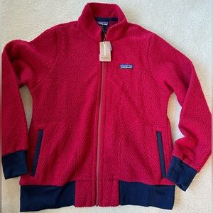 NWT Women’s Patagonia Woolyester fleece